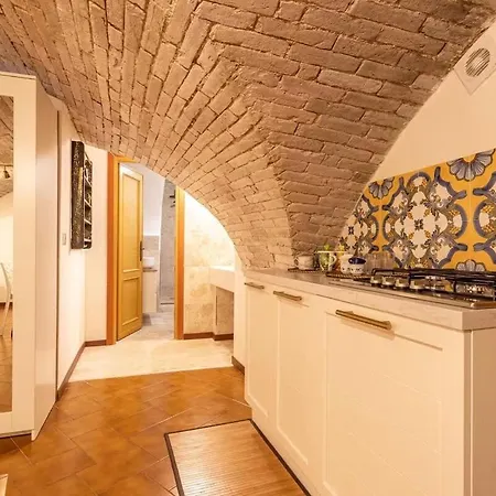 Viola - Historic Brick Vaults In Artists District