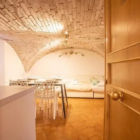 Apartment Viola - Historic Brick Vaults In Artists District
